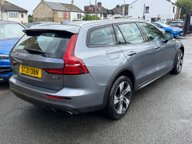 Volvo V60 B4 CROSS COUNTRY AWD MHEV 6