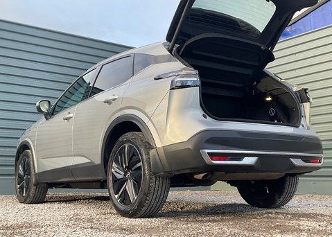 Nissan Qashqai DIG-T TEKNA 18