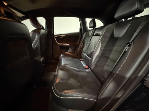 Volvo XC60 D4 R-DESIGN AWD 19