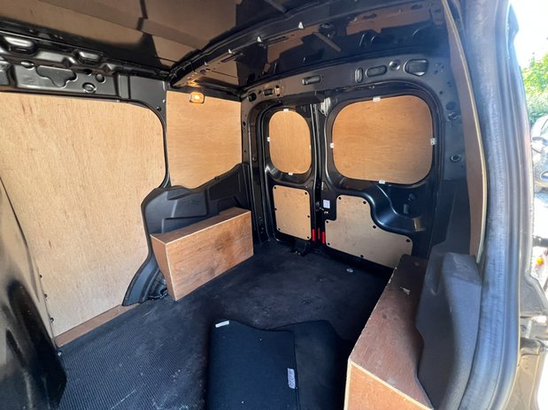 Ford Transit Courier SWB L1H1 Low Roof Sport Air Con Alloys EURO 6 NO VAT 12