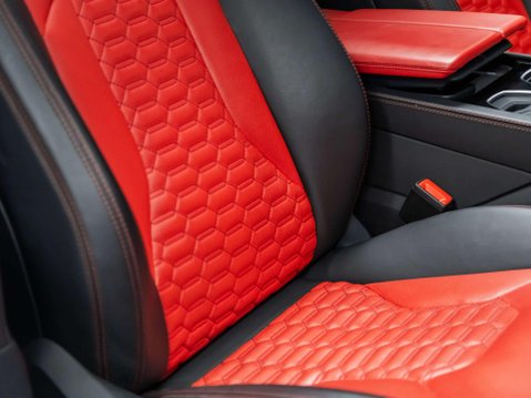 Lamborghini Urus 4.0 V8 BiTurbo SUV 5dr Petrol Auto 4WD Euro 6 (650 ps) 55