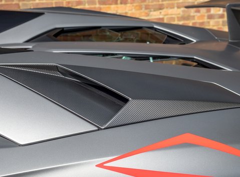 Lamborghini Aventador SV LP750-4 Roadster 31