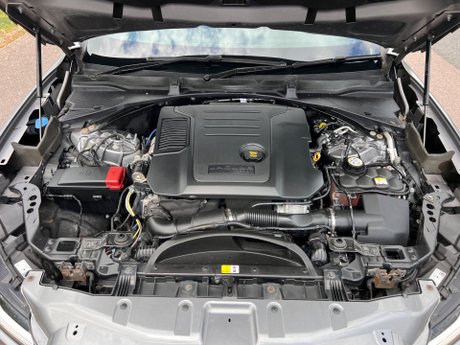 Jaguar F-Pace 2.0 D200 MHEV R-Dynamic HSE Auto AWD Euro 6 (s/s) 5dr 48