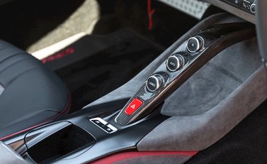 Ferrari 812 Superfast 17