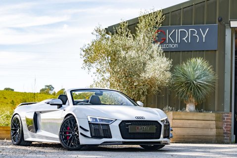 Audi R8 5.2 R8 Spyder Quattro V10 Semi-Auto 4WD 2dr 2