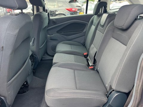 Ford Grand C-Max 2.0 TDCi Titanium Powershift Euro 5 5dr 29