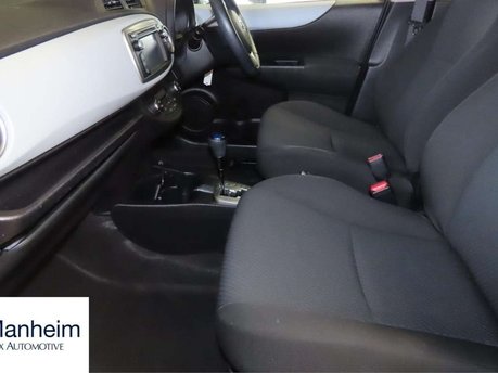 Toyota Yaris 1.5 VVT-h T4 Hatchback 5dr Petrol Hybrid CVT Euro 5 (101 ps) 2