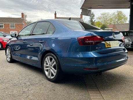 Volkswagen Jetta GT TDI BLUEMOTION TECHNOLOGY 2
