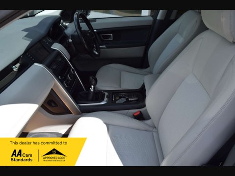 Land Rover Discovery Sport 2.0 Discovery Sport SE Tech TD4 4WD 5dr 29
