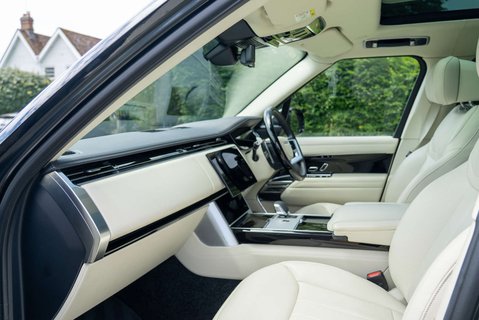 Land Rover Range Rover D350 Autobiography 9