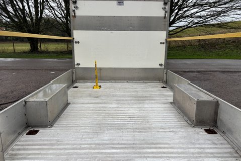 Peugeot Boxer 165ps BlueHDi 335 Drop & Go Low Floor Traffic Management - Toolbox 14