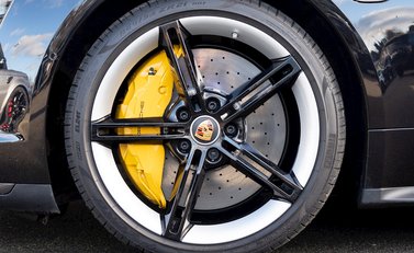 Porsche Taycan Turbo S 9