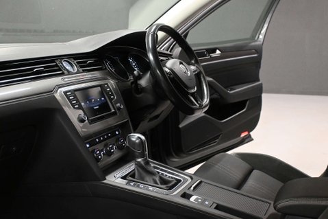 Volkswagen Passat 2.0 Passat Alltrack TDI BlueMotion Technology 4Motion Semi-Auto 4WD 5dr 8