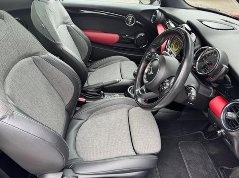 Mini Hatch COOPER S 14