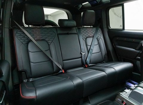 Land Rover Defender 110 V8 P525 URBAN XRS 15