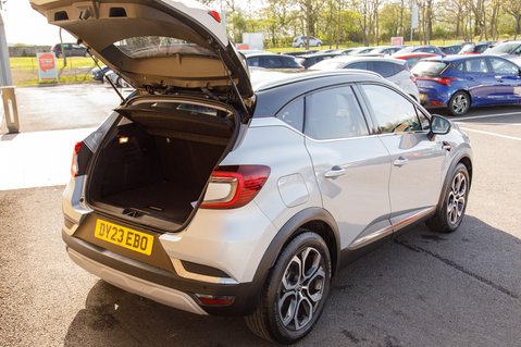 Renault Captur TECHNO E-TECH 37