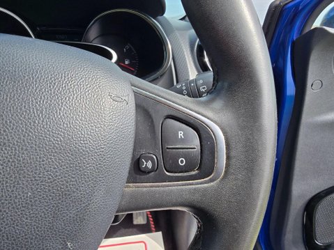 Renault Clio 0.9 TCe Iconic Euro 6 (s/s) 5dr 22