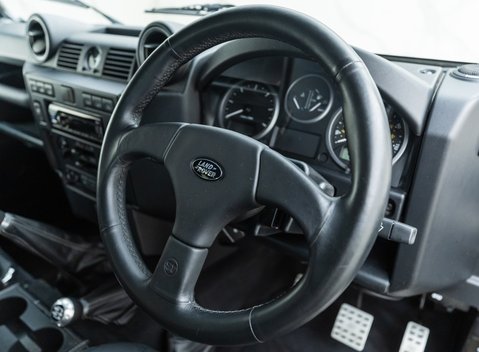 Land Rover Defender 90 XS 9