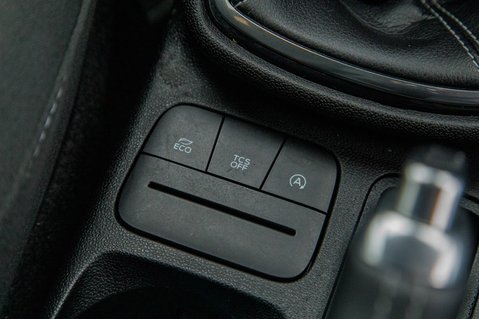 Ford Fiesta TITANIUM 32