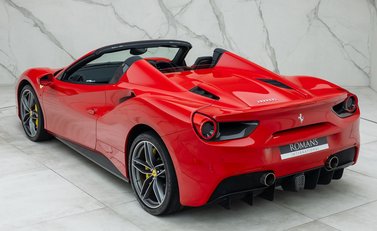 Ferrari 488 SPIDER 12