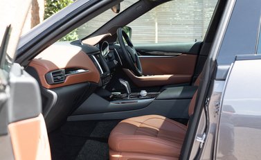 Maserati Levante S GranSport 16