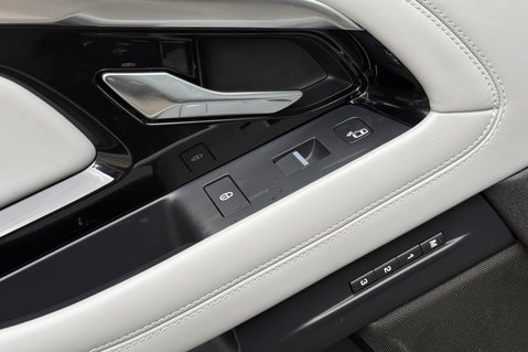Land Rover Range Rover Evoque R-DYNAMIC HSE MHEV -ADAPTIVE CRUISE -PAN ROOF -HEATED S/WHEEL - FULL S/HIST 23