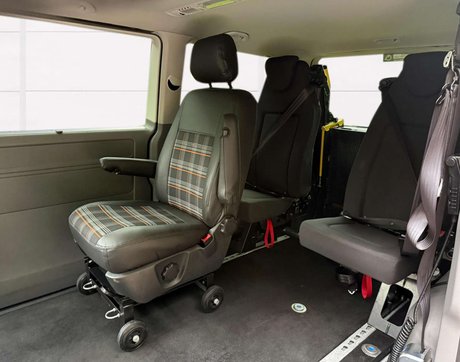 Volkswagen Transporter 2.0 Transporter SE TDI Semi-Auto 5dr 18