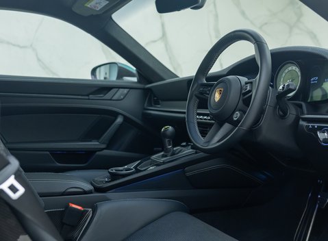 Porsche 911 GT3 TOURING (992) 13