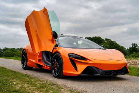 McLaren Artura PHEV 7