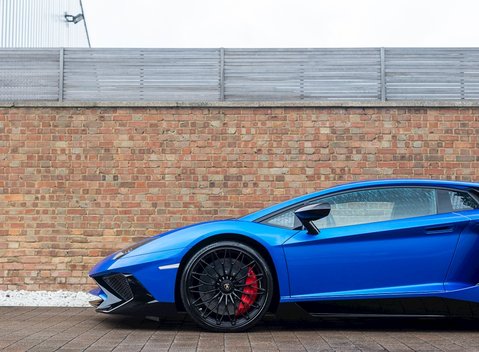 Lamborghini Aventador SV LP 750-4 Coupe 33