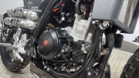 Mondial HPS Hipster 300cc 2019 31