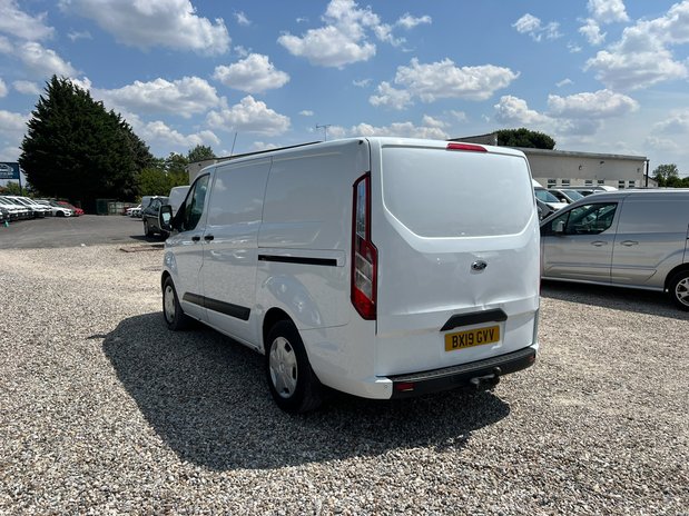 Ford Transit Custom AUTO SWB L1H1 Low Roof Trend Air Con Sensors Tow Bar EURO 6 NO VAT 8