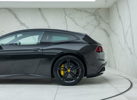Ferrari GTC4 Lusso V12 39