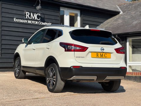 Nissan Qashqai 1.3 DIG-T N-Connecta SUV 5dr Petrol Manual Euro 6 (s/s) (160 ps) 18