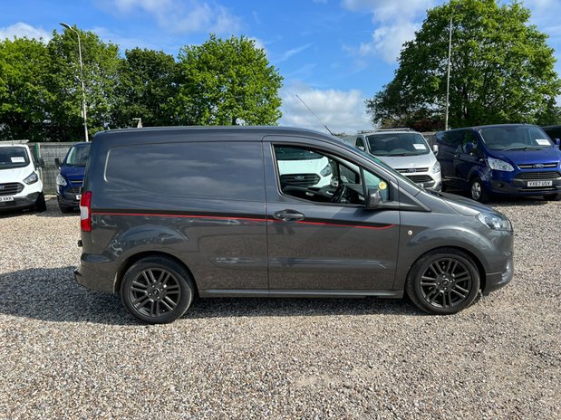 Ford Transit Courier SWB L1H1 Low Roof Sport Air Con Alloy EURO 6 NO VAT 5