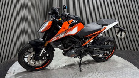 KTM Duke 2019 ONLY 11K RUNNING PROJECT NAKED BIKE 125CC 14