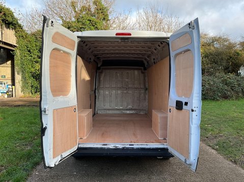Peugeot Boxer 2.2 BlueHDi 335 Professional L3 H2 Euro 6 (s/s) 5dr 8