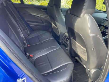 Jaguar XE 2.0i R-Sport Saloon 4dr Petrol Auto Euro 6 (s/s) (200 ps) 19