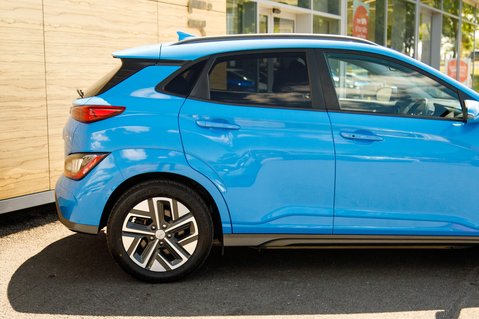 Hyundai KONA PREMIUM 7