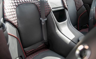 Aston Martin Vanquish 13