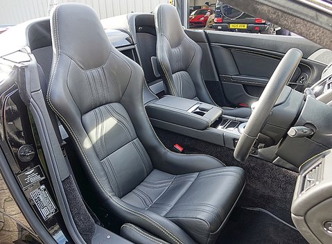 Aston Martin V12 Vantage Roadster 10