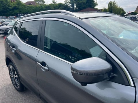 Nissan Qashqai 1.2 DIG-T N-Connecta Euro 6 (s/s) 5dr 14