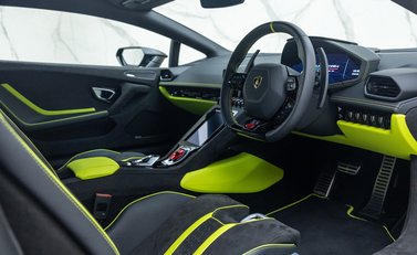 Lamborghini Huracan Tecnica 10