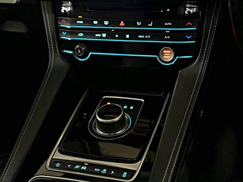 Jaguar F-Pace S 3.0 V6 D300 AWD AUTOMATIC 18