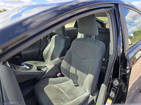 Toyota Prius 1.8 VVT-h T Spirit Hatchback 5dr Petrol Hybrid CVT Euro 5 (s/s) (136 ps) 23