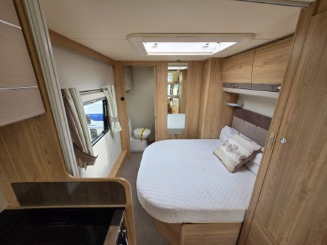 Elddis Sussex Premier Midhurst 4