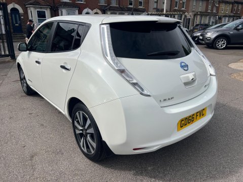 Nissan LEAF 30kWh Tekna Auto 5dr 4