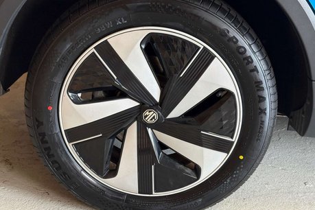 MG ZS 51.1kWh Trophy Connect SUV 5dr Electric Auto (176 ps) 17