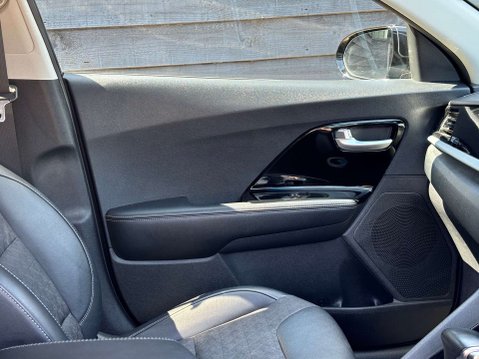 Kia Niro 1.6 Niro 2 HEV Semi-Auto 5dr 27