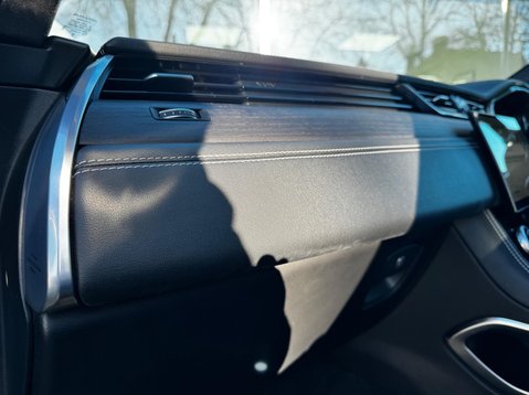 Jaguar F-Pace R-DYNAMIC HSE BLACK 52